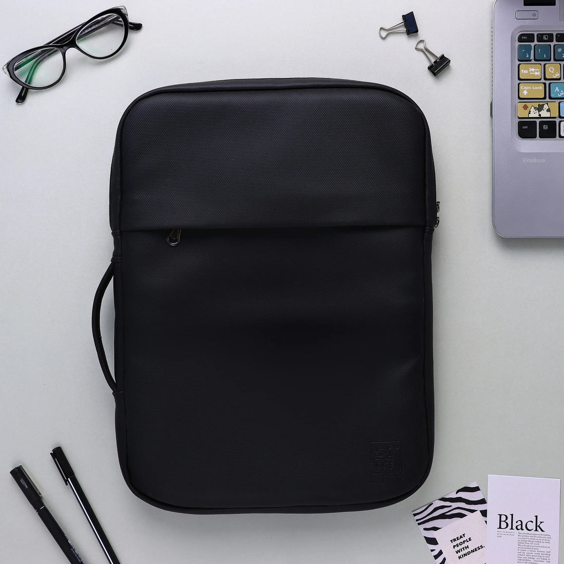 Hand Laptop Sleeve | Black Dawenha | دونها