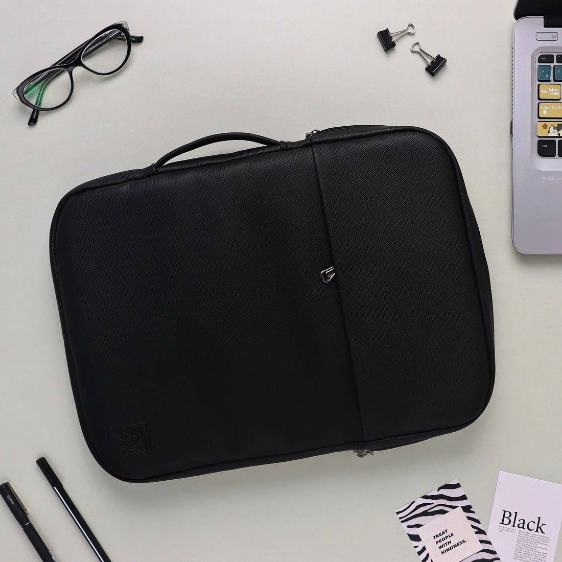 Hand Laptop Sleeve | Black Dawenha | دونها