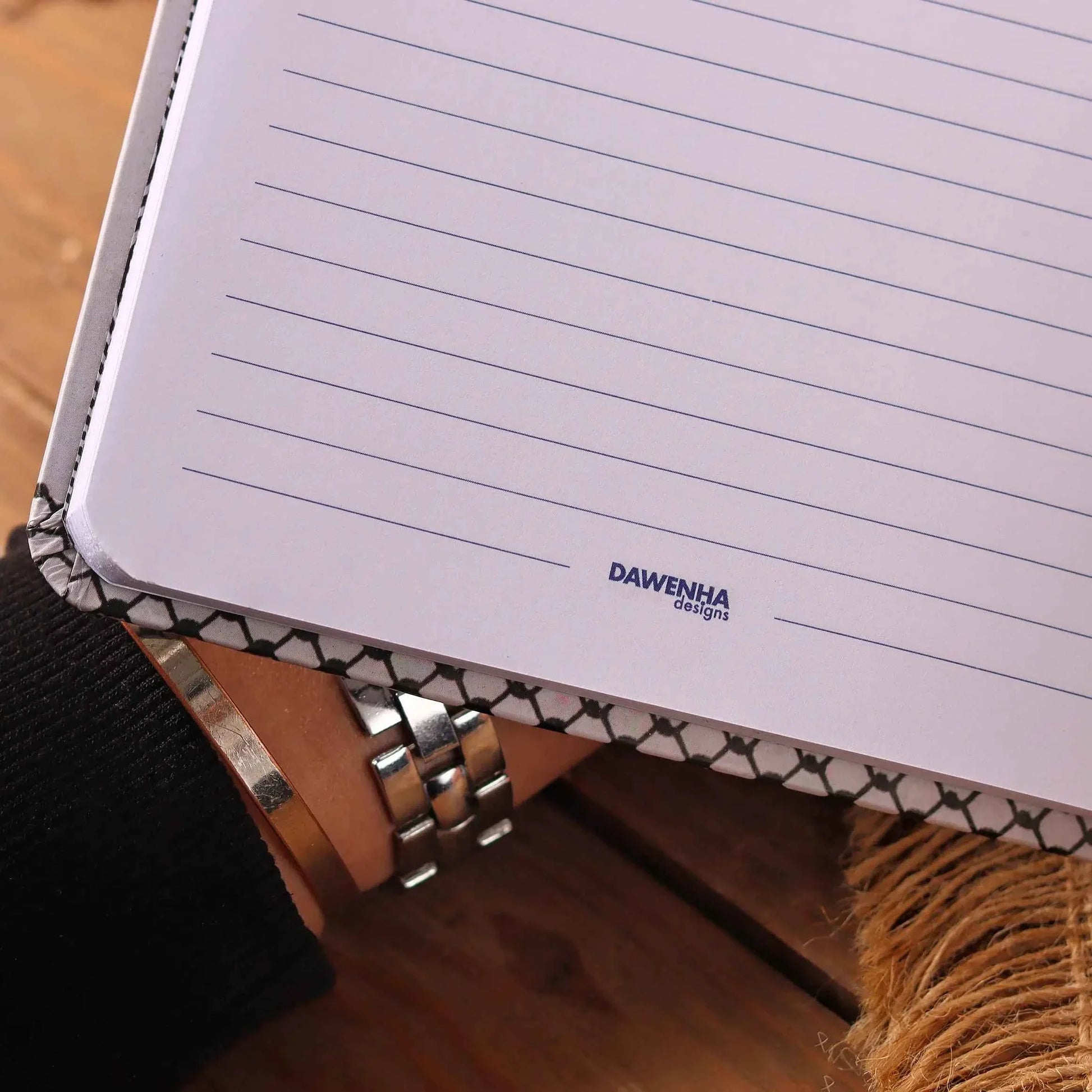 Lm Yabka Ghayrakom | SafeZone Notebook Dawenha | دونها