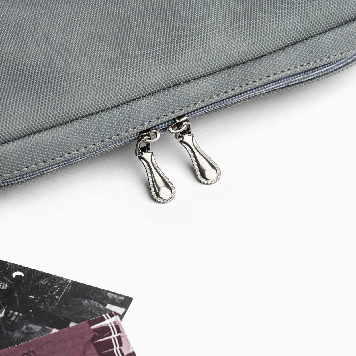 Hand Laptop Sleeve | Grey Dawenha | دونها